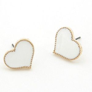 🎉3/$10🎉White Heart Necklace With Bonus Free Earrings!